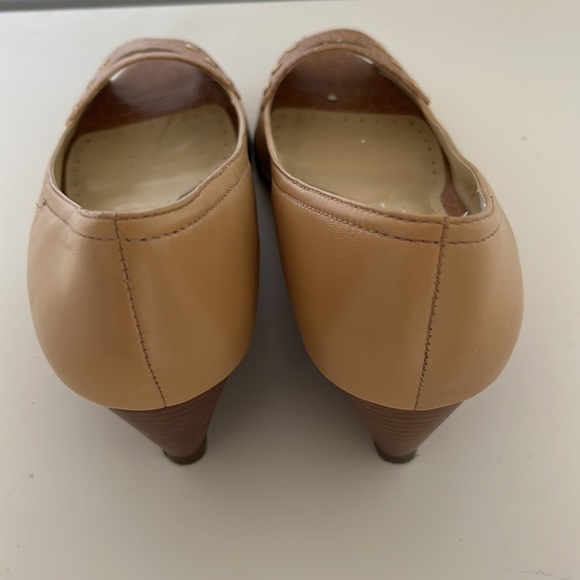 **3 for $30** Liz Claiborne Light Tan Open Toe Low Stacked Heeled Wedge 8.5 - Picture 4 of 9